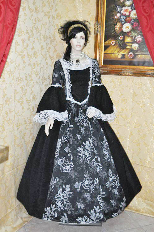 Costume