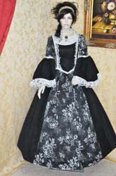 Costume