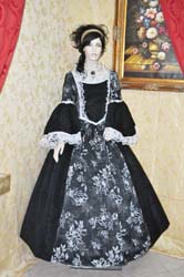 Costume
