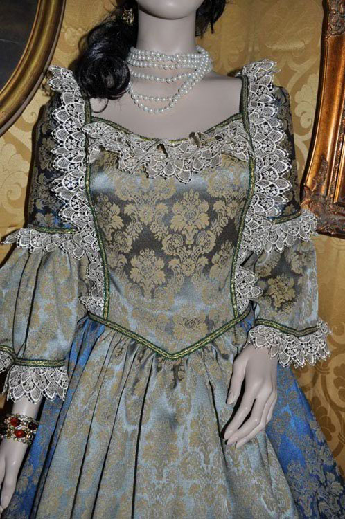 Costume