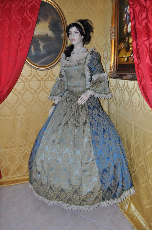 Costume
