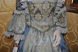 Costume