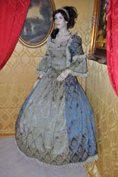 Costume