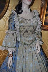 Costume