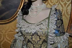Costume