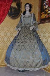 Costume
