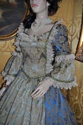 Costume