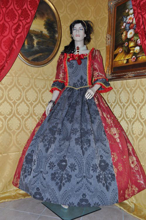 Costume