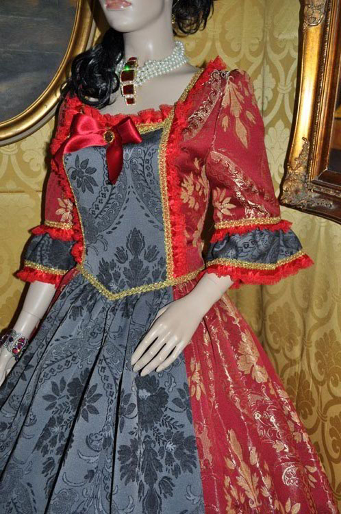 Costume