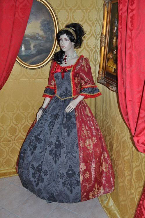 Costume
