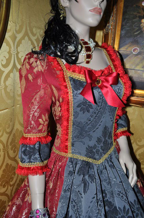 Costume