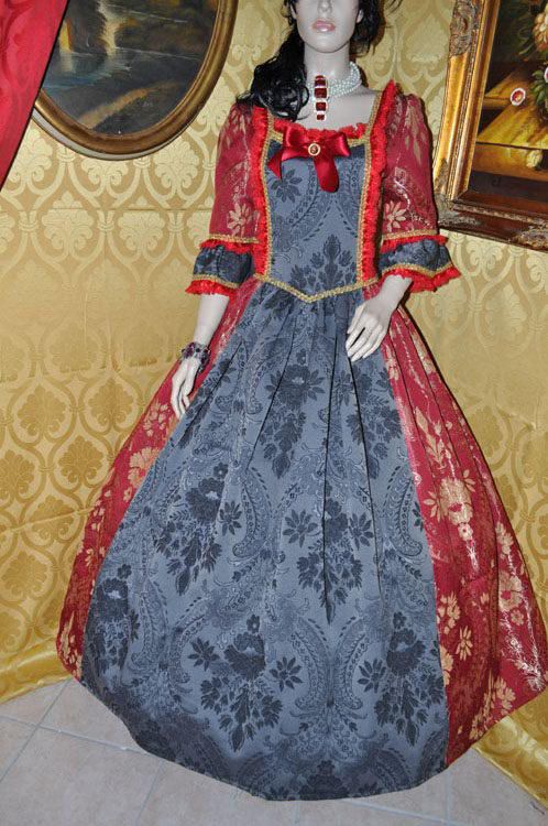 Costume