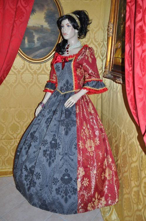 Costume