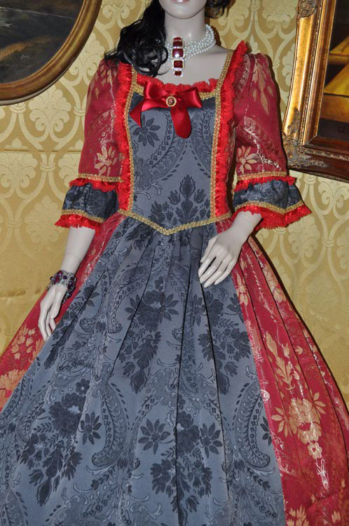Costume