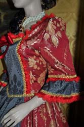 Costume