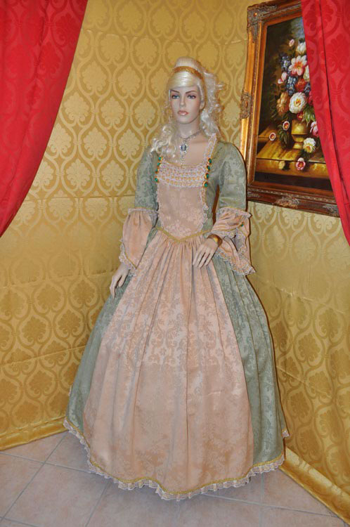 Costume