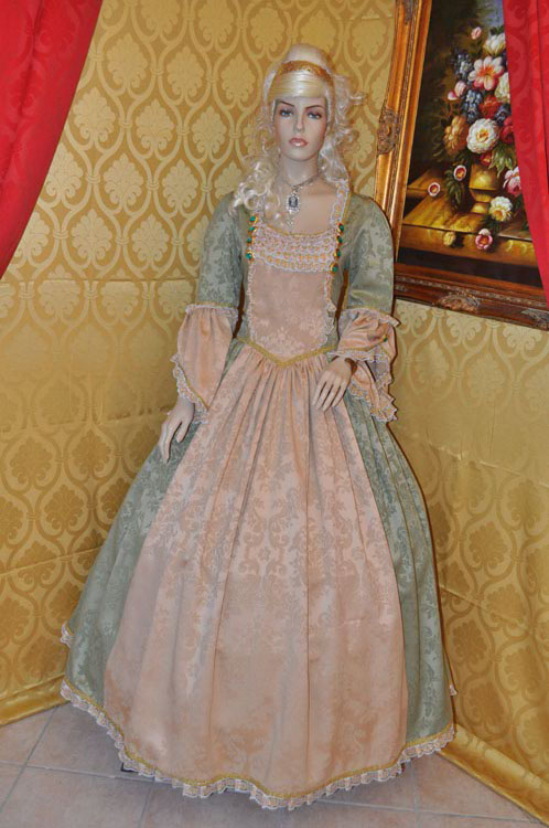 Costume
