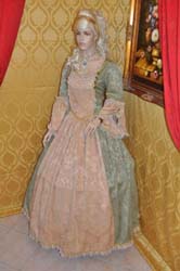 Costume