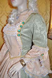 Costume