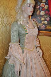 Costume