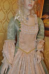 Costume