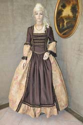 Abito-Dama-del-Settecento (1)
