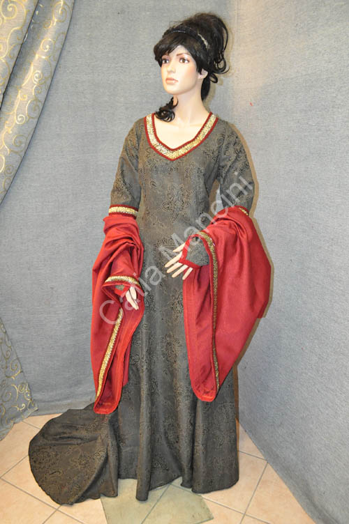 historical costume medieval Italian woman (10)