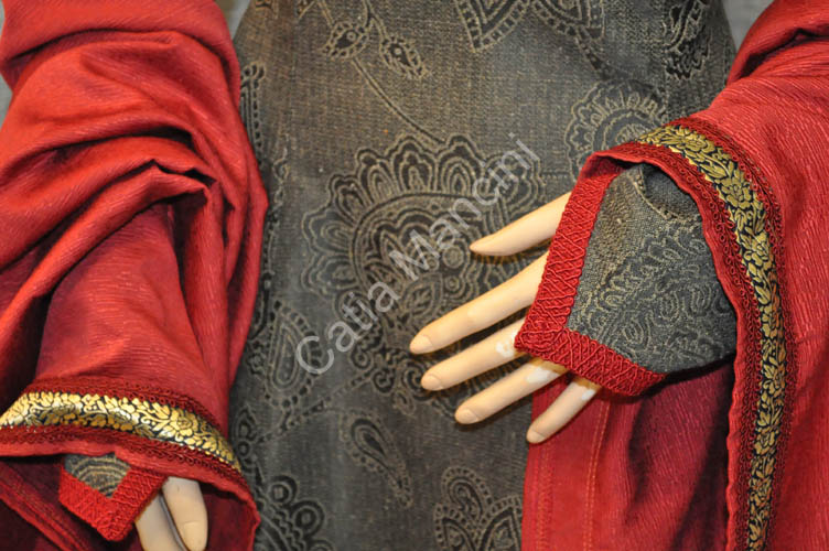 historical costume medieval Italian woman (16)