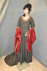 historical costume medieval Italian woman (1)