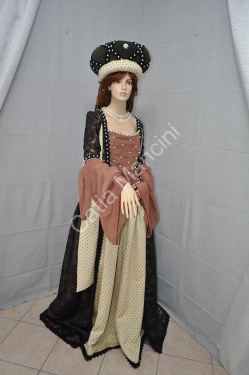 costumes historic Renaissance woman (14)