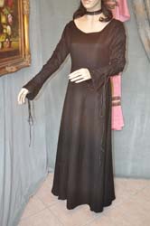 Vestito-del-Medioevo-Femminile