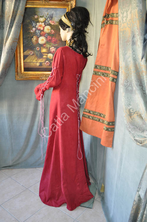 Veste-Femminile-tipica-Medioevo (11)