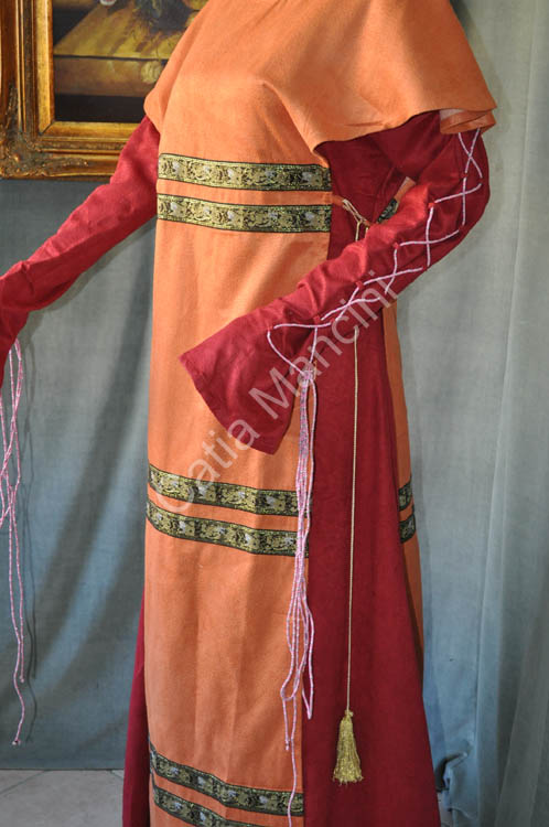 Veste-Femminile-tipica-Medioevo (3)