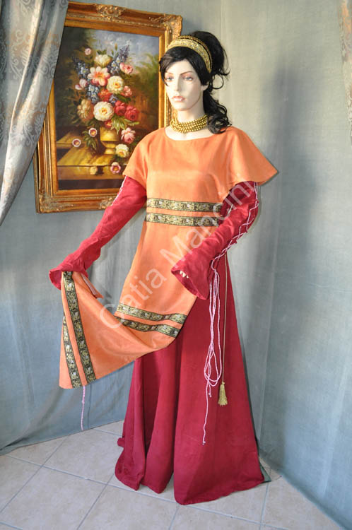 Veste-Femminile-tipica-Medioevo (6)