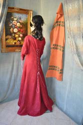 Veste-Femminile-tipica-Medioevo (15)
