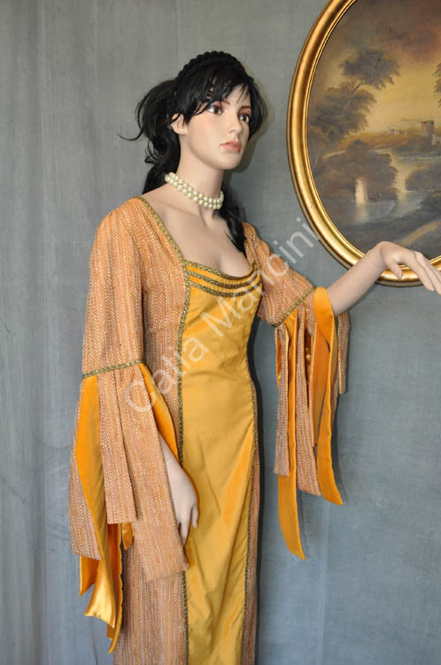 Veste-Donna-del-Medioevo (2)