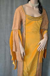 Veste-Donna-del-Medioevo (1)