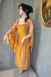 Veste-Donna-del-Medioevo (3)