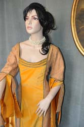 Veste-Donna-del-Medioevo (5)