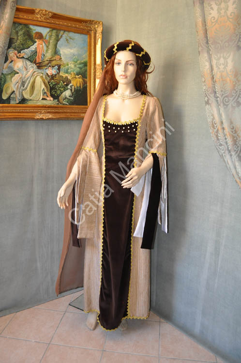 Vestito per cortei Medioevali (1)