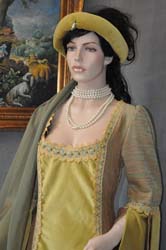 Costume-femminile-del-medioevo (7)