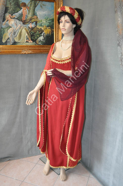 Costume-Storico-Donna-del-Medioevo (11)