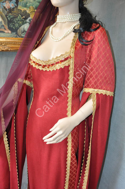 Costume-Storico-Donna-del-Medioevo