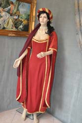 Costume-Storico-Donna-del-Medioevo (1)