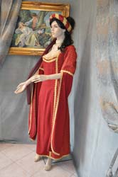 Costume-Storico-Donna-del-Medioevo (2)