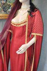 Costume-Storico-Donna-del-Medioevo
