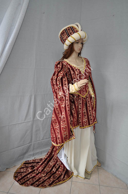 historic medieval costumes woman (13)