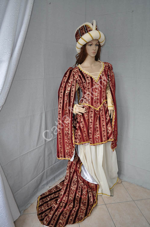 historic medieval costumes woman (2)