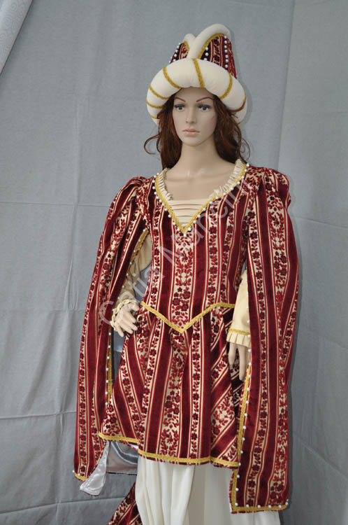 historic medieval costumes woman (5)