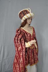 historic medieval costumes woman (9)